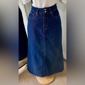 FREE’S MART••Denim Maxi Skirt••small